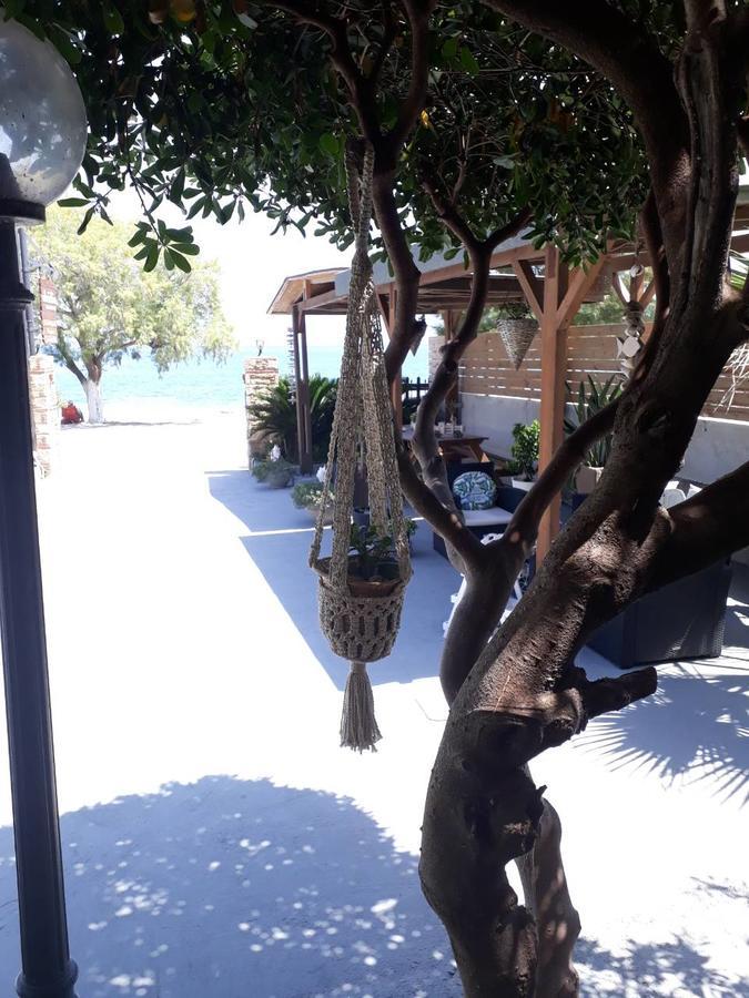 Almirikia Apartments Mourteri Luaran gambar