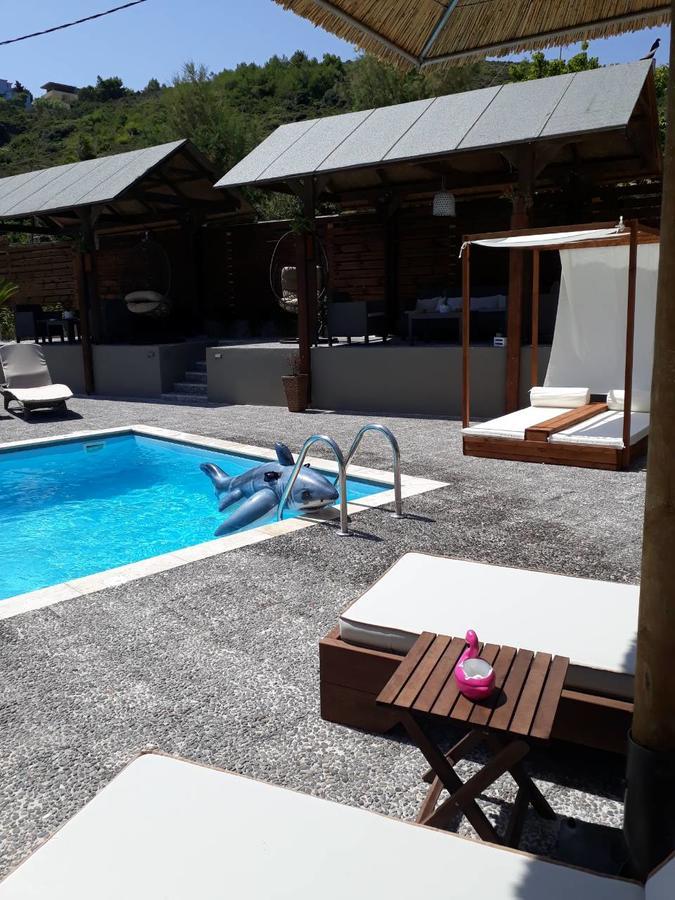 Almirikia Apartments Mourteri Luaran gambar