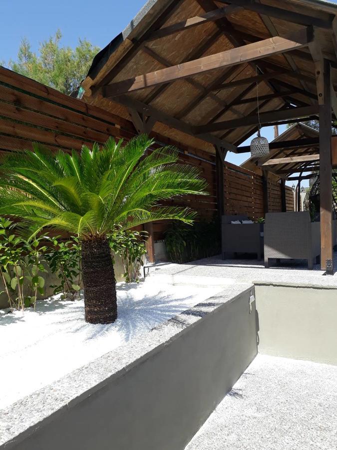 Almirikia Apartments Mourteri Luaran gambar