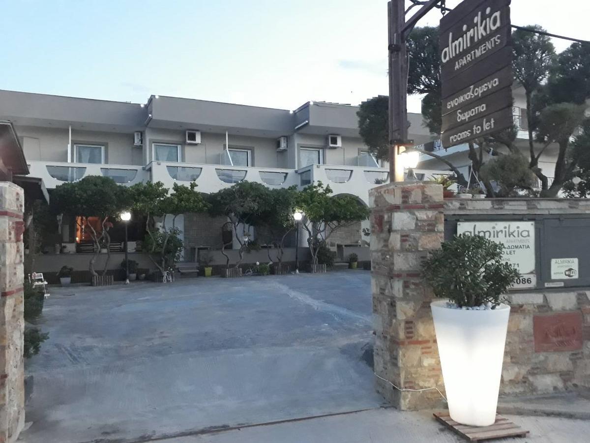 Almirikia Apartments Mourteri Luaran gambar