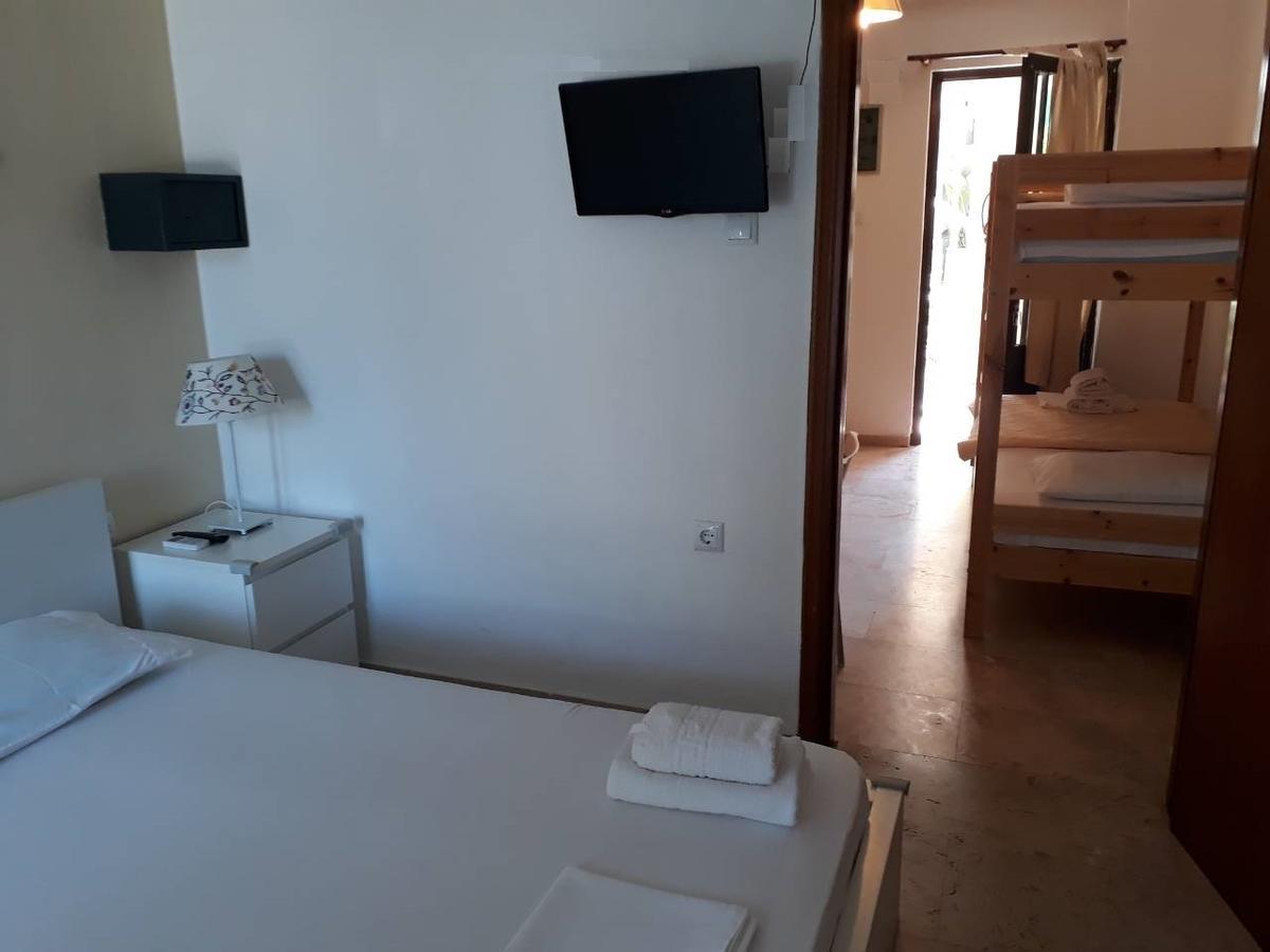 Almirikia Apartments Mourteri Luaran gambar