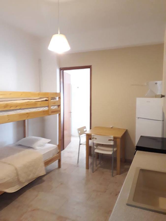 Almirikia Apartments Mourteri Luaran gambar