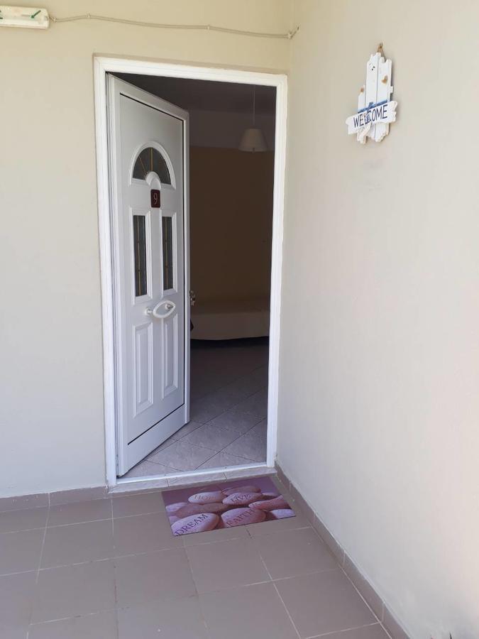 Almirikia Apartments Mourteri Luaran gambar