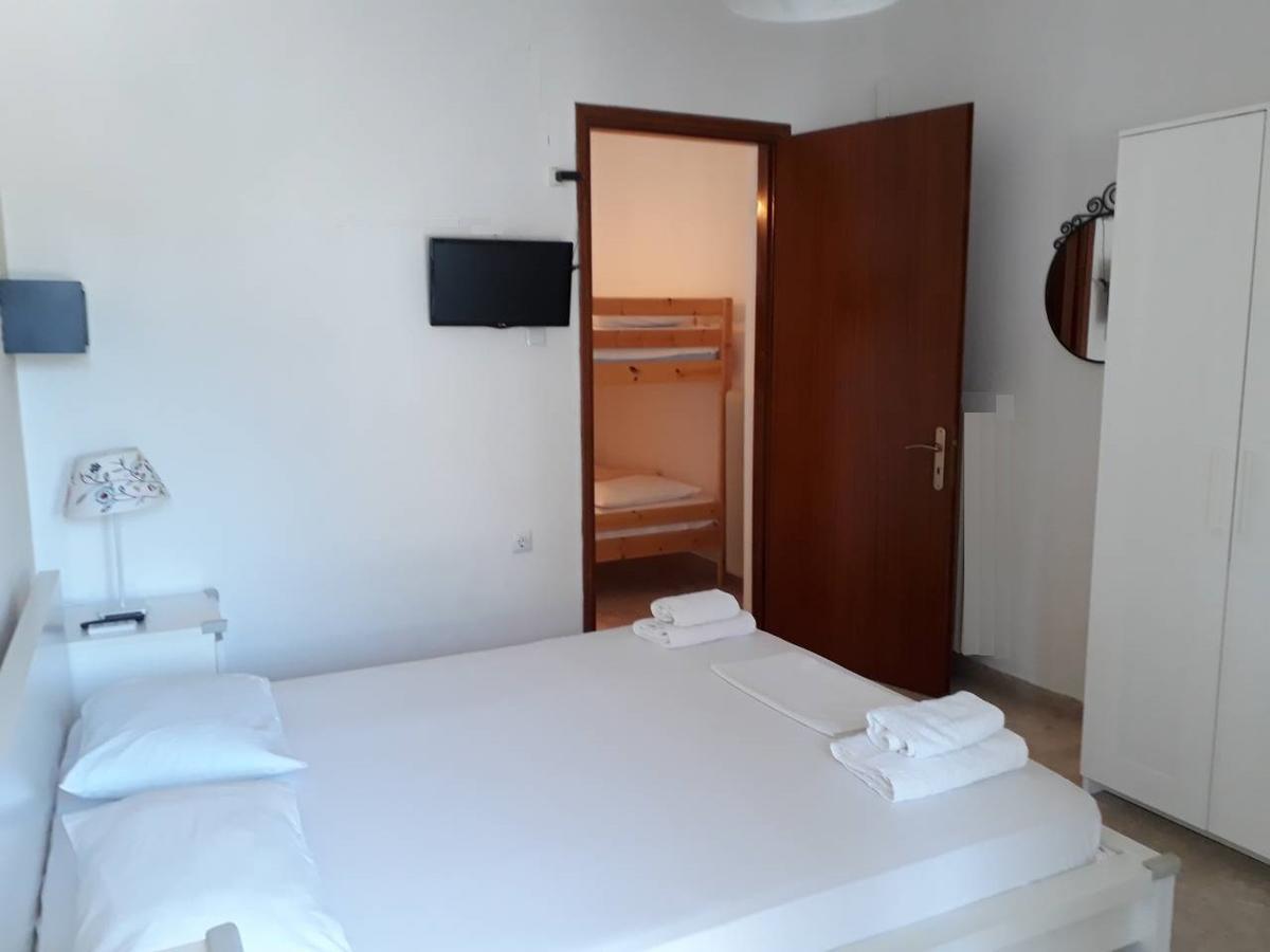 Almirikia Apartments Mourteri Luaran gambar