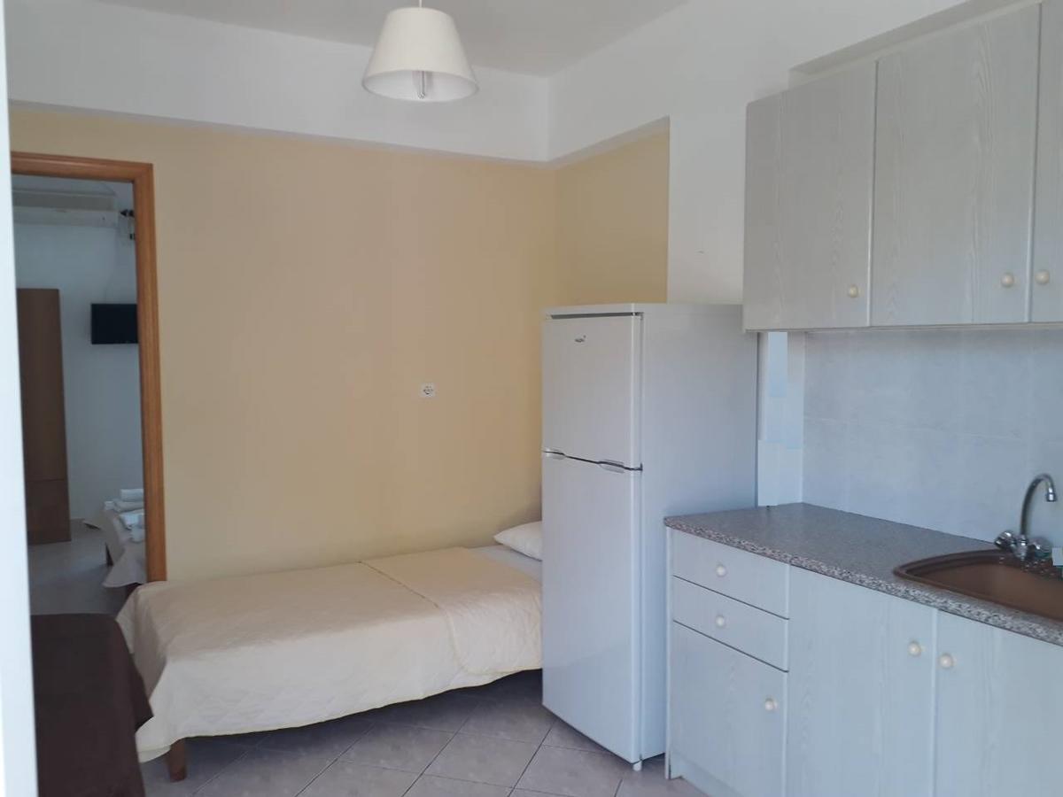 Almirikia Apartments Mourteri Luaran gambar